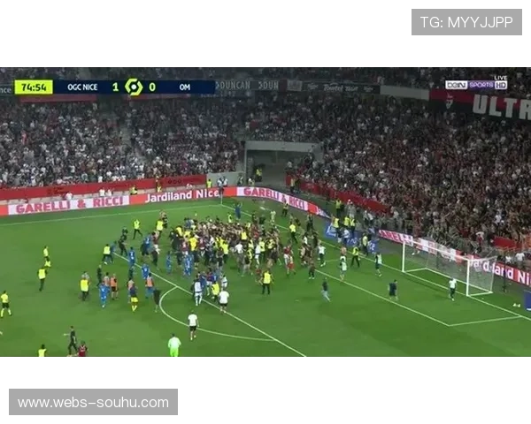 摩洛哥新球场南侧停车场主要服务来自卡萨布兰卡的球迷